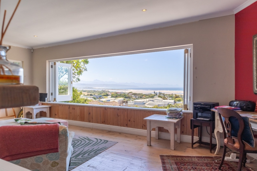 4 Bedroom Property for Sale in Plettenberg Bay Central Western Cape